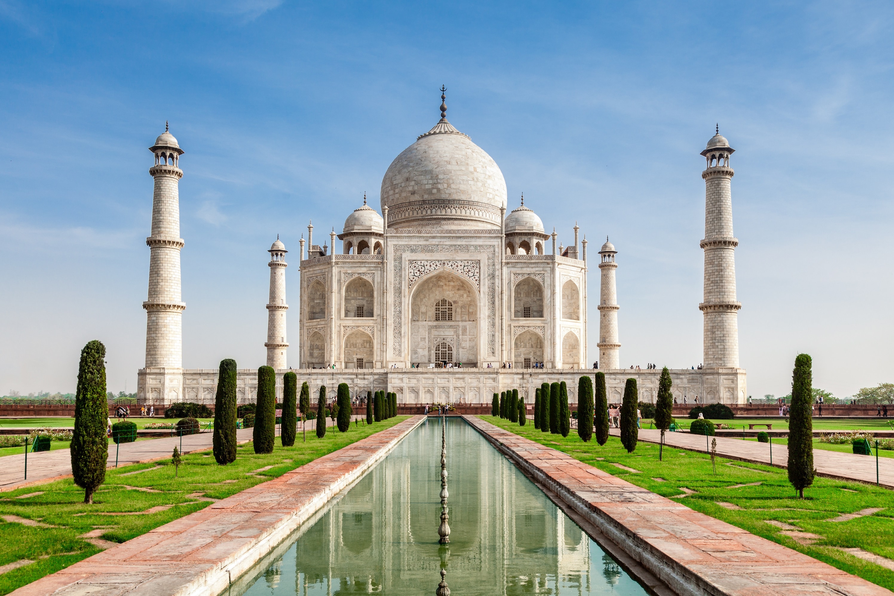 tourist places from delhi to agra