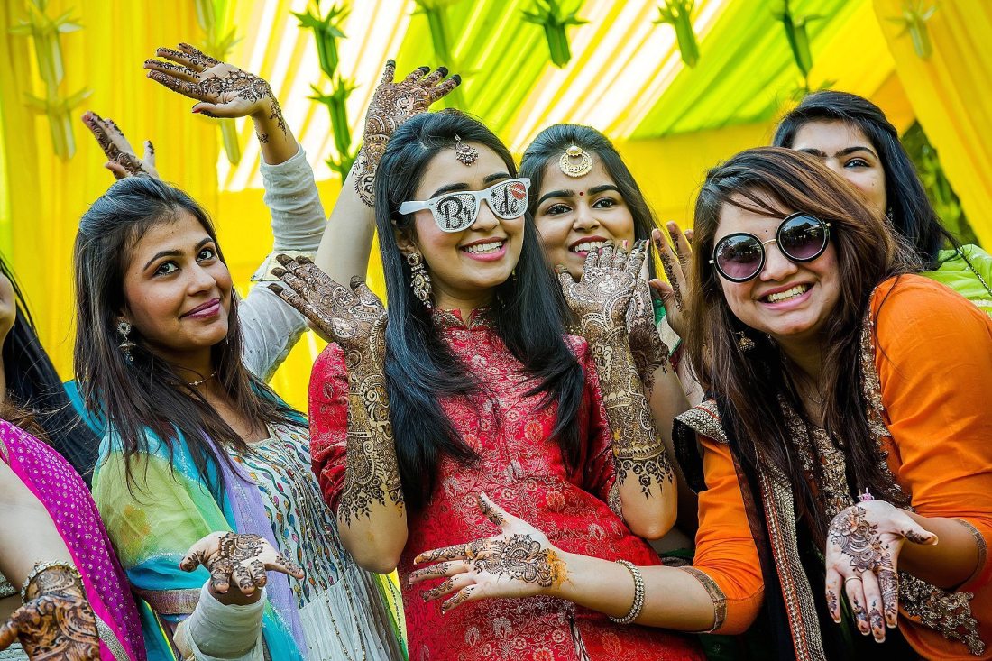 10 Mehndi Party Ideas for a Joyful Mehndi Night - OYO Blog