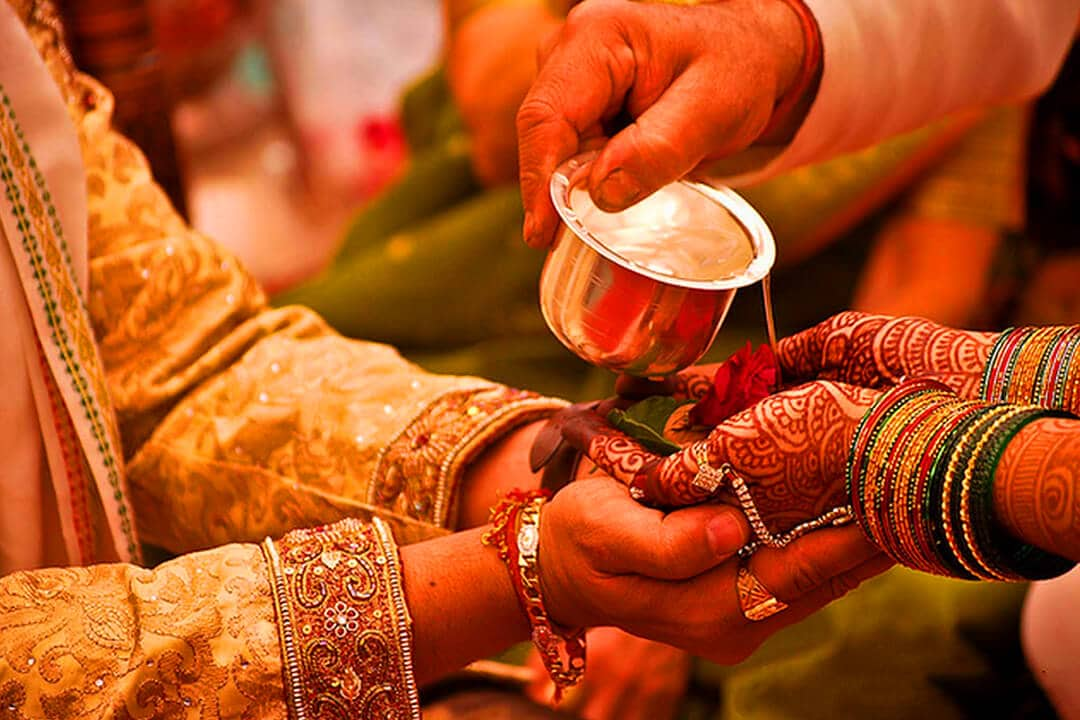 9-ridiculous-indian-marriage-rituals-that-we-must-discard-right-now