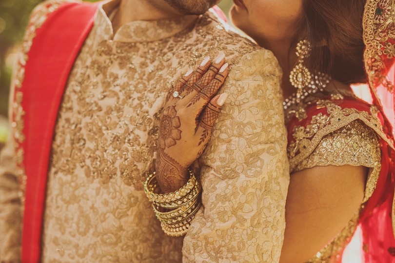 Colour Coordinated Mehndi Outfit Ideas of Bride & Groom We Love! |  WeddingBazaar
