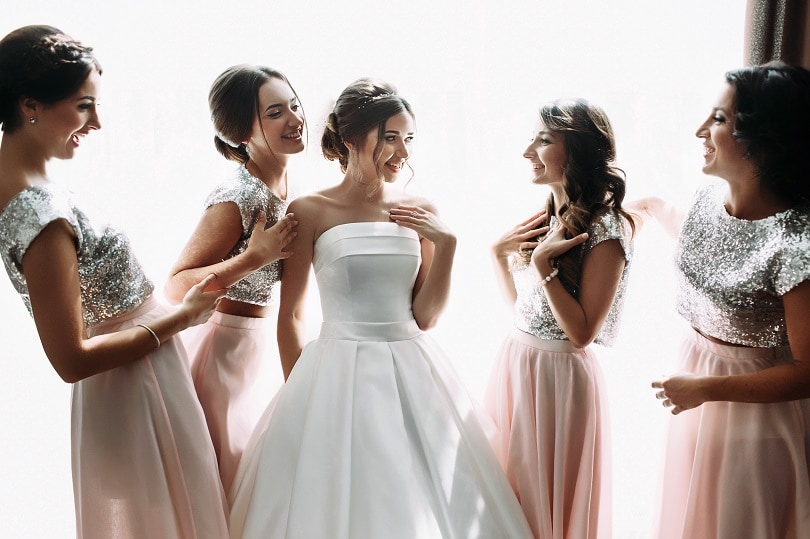 Bridal Squad // SITARA COLLECTION by Designerz Den | Bridesmaid photoshoot,  Bridesmaid poses, Wedding photoshoot poses