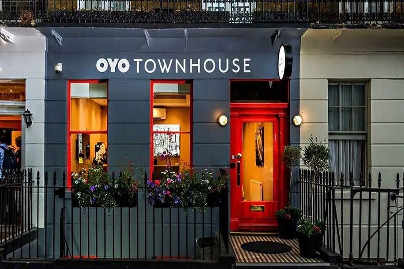 Oyo Townhouse