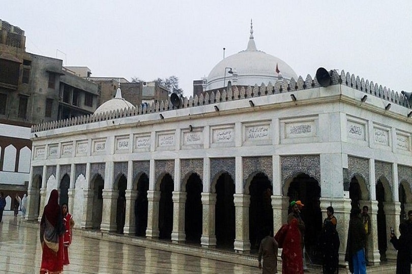 Piran Kaliyar Sharif Dargah 