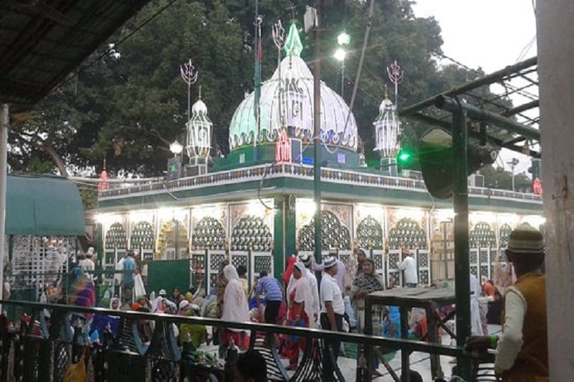 Piran Kaliyar Sharif Dargah 