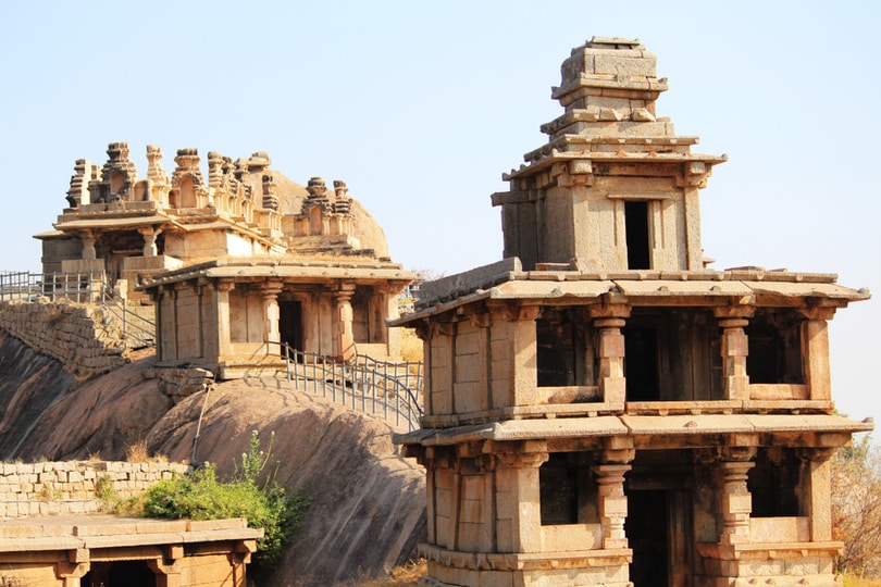 A trip to Chitradurga Fort from Bangalore Karnataka - The Fort of Seven  Circles - The Revolving Compass