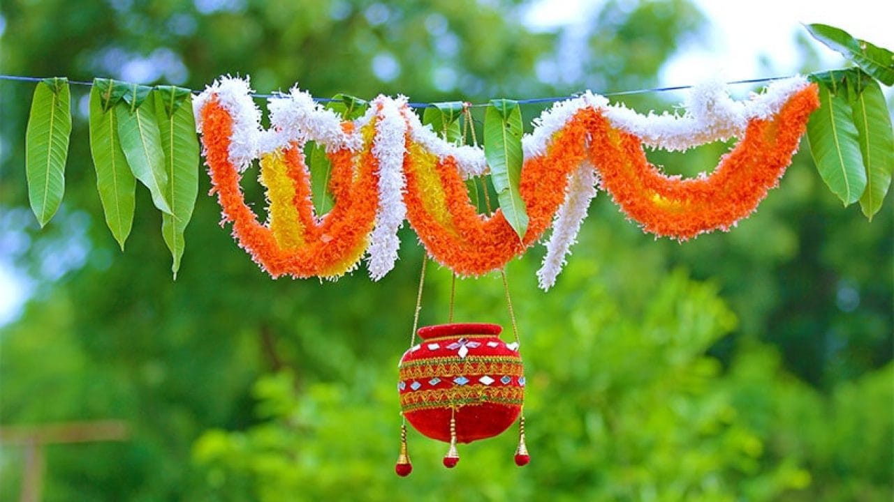 Experience the Best Dahi Handi Celebration with Family in Gujarat - OYO