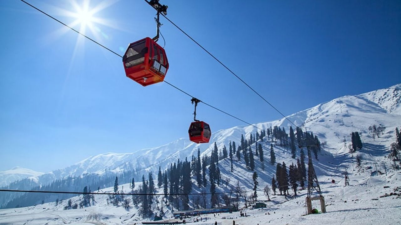 Visit Gulmarg in November for an Unforgettable Experience - OYO